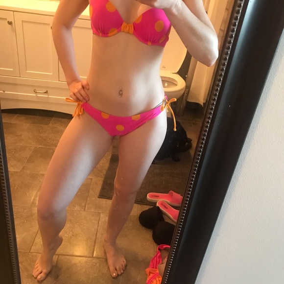 Bikini - Picture 6 of 7